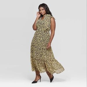 Who What Wear Sleeveless Tiered Maxi Dress in a black and yellow floral print L